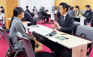 弘前大で初の学生説明会　北海道で働こう、道内から19社参加